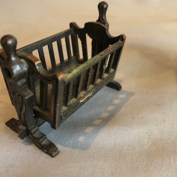 VINTAGE LOT of 2 Durham Industries Doll Cash Register, Crib, Sewing Machine #UPS - Picture 7 of 14